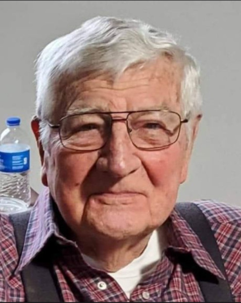 LowellTreffert_tn.jpg
